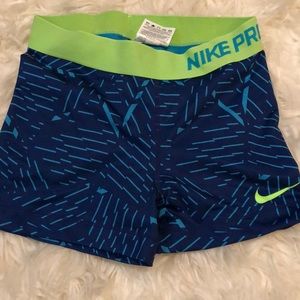 Nike pro never worn!